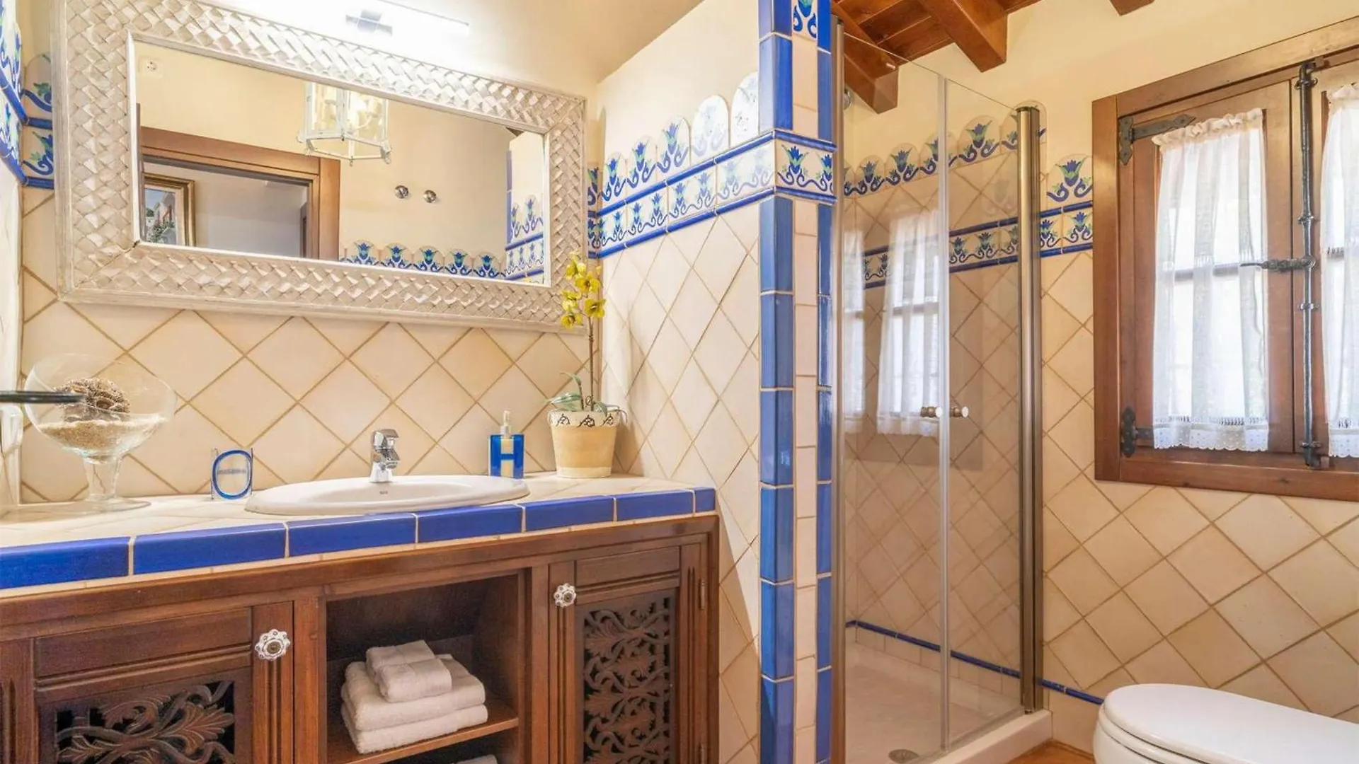Villa Viewpoint: Private Pool Sleeps 6 Views Frigiliana