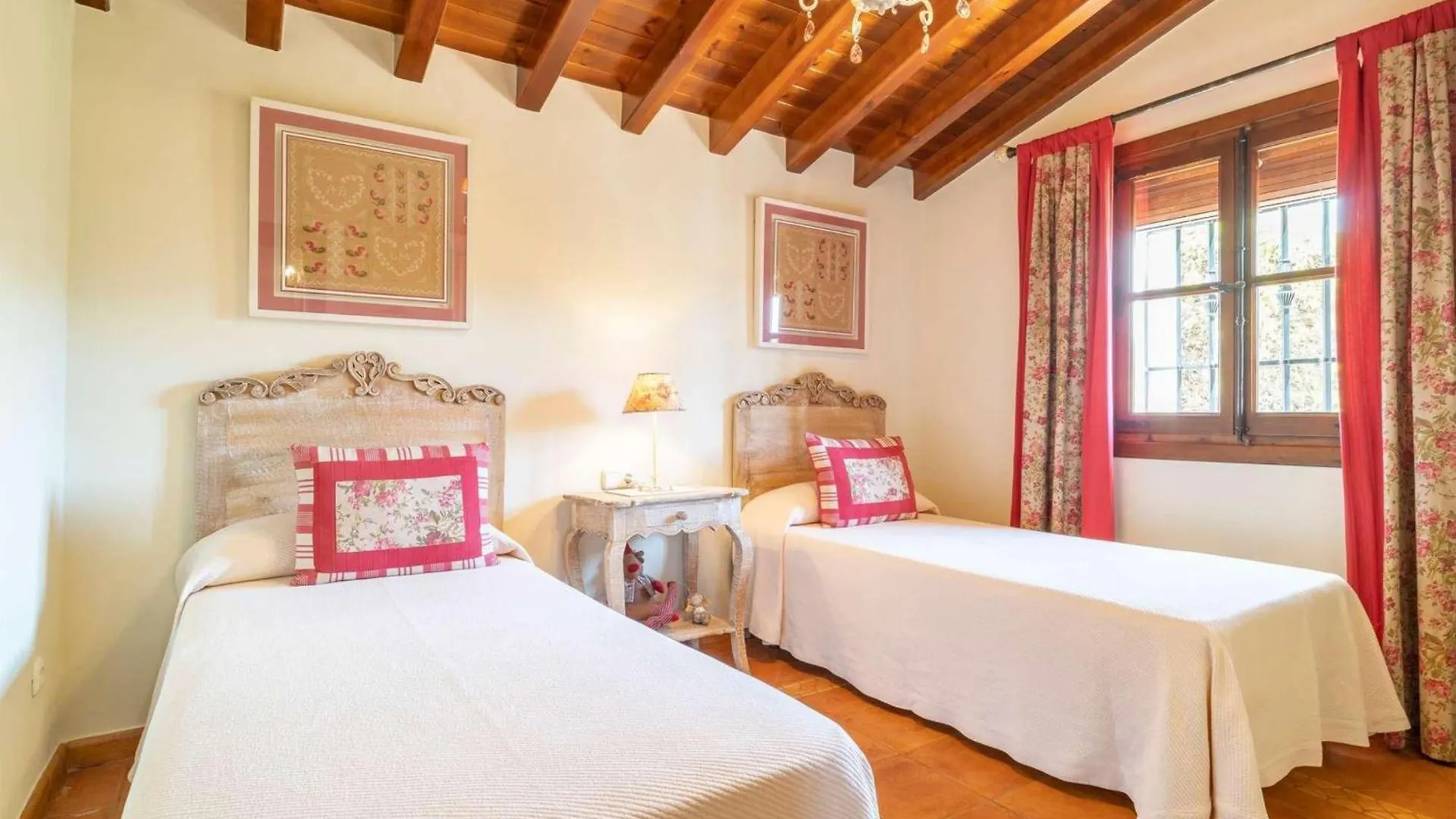 Villa Viewpoint: Private Pool Sleeps 6 Views Frigiliana