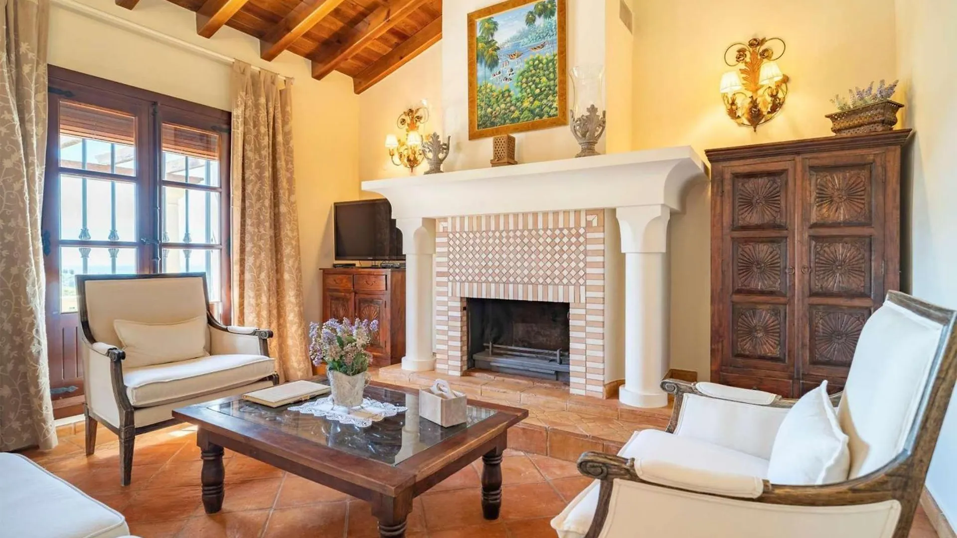 Villa Viewpoint: Private Pool Sleeps 6 Views Frigiliana