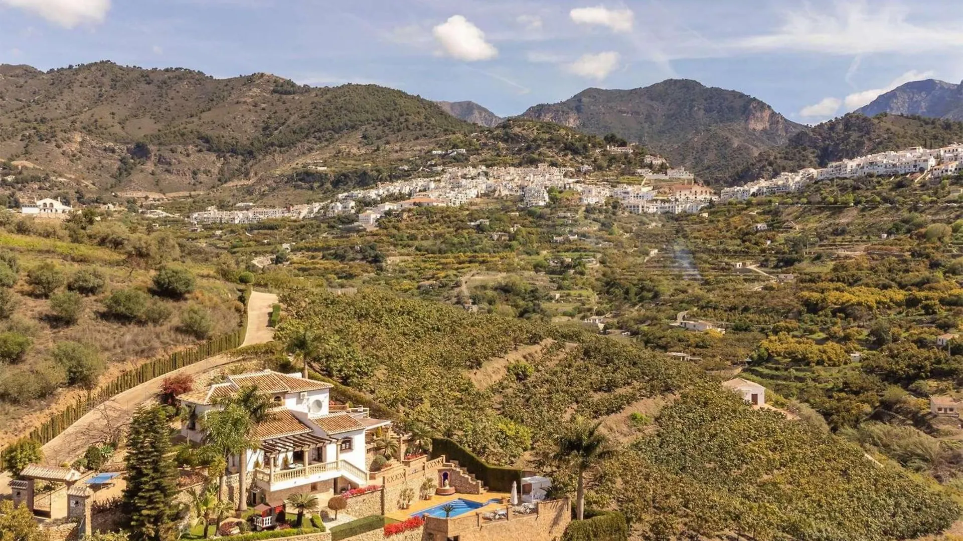 Villa Viewpoint: Private Pool Sleeps 6 Views Frigiliana Spain