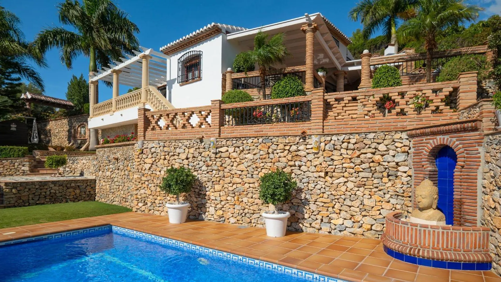 Villa Viewpoint: Private Pool Sleeps 6 Views Frigiliana