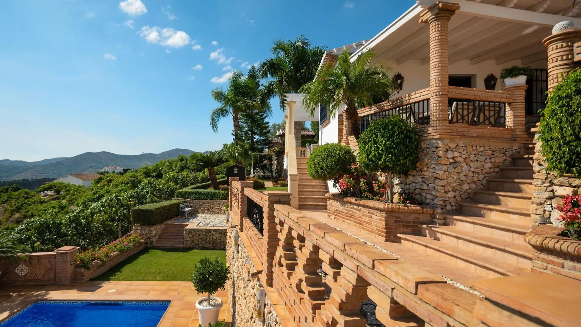Villa Viewpoint: Private Pool Sleeps 6 Views Frigiliana Spain
