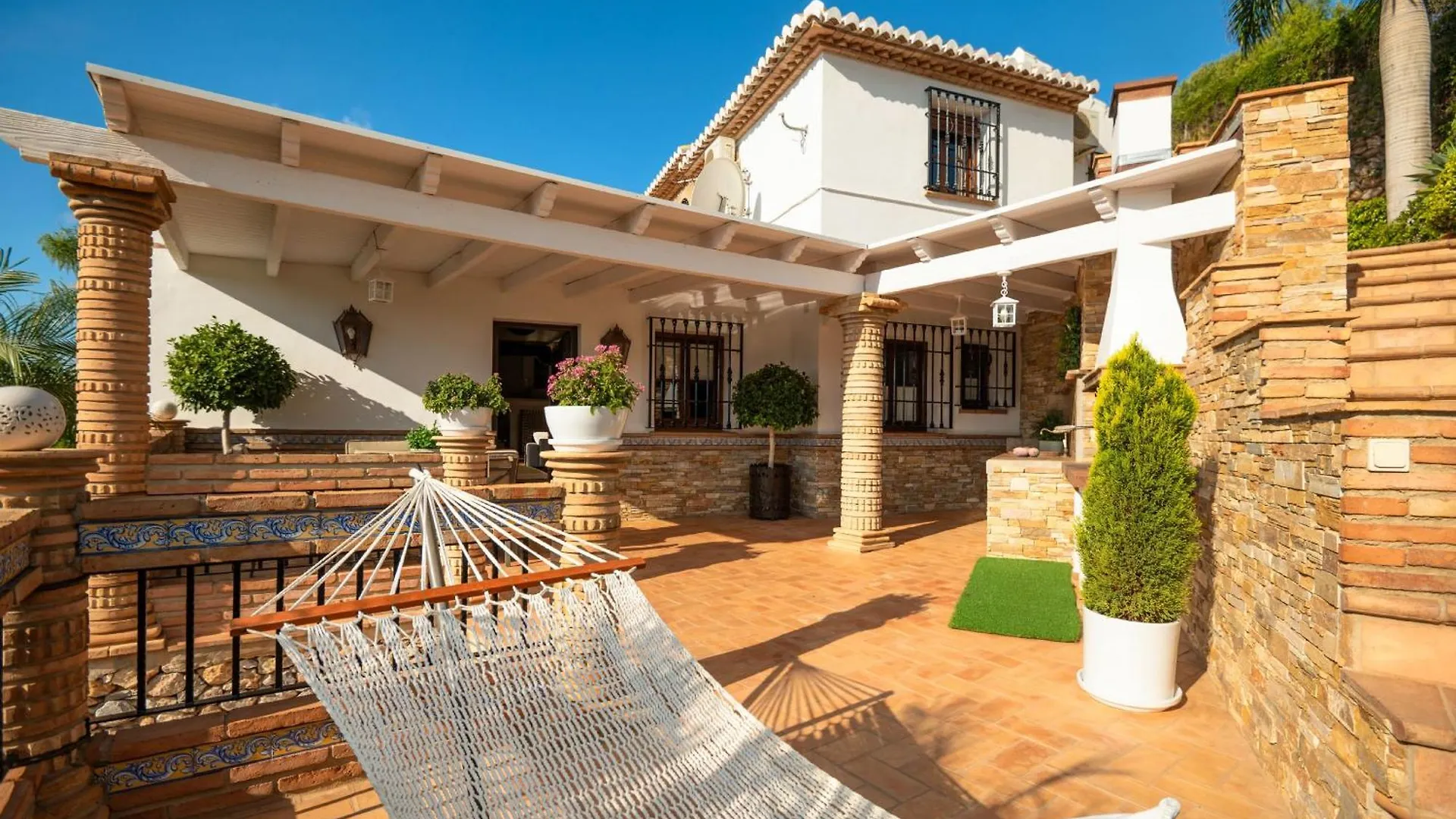 Villa Viewpoint: Private Pool Sleeps 6 Views Frigiliana