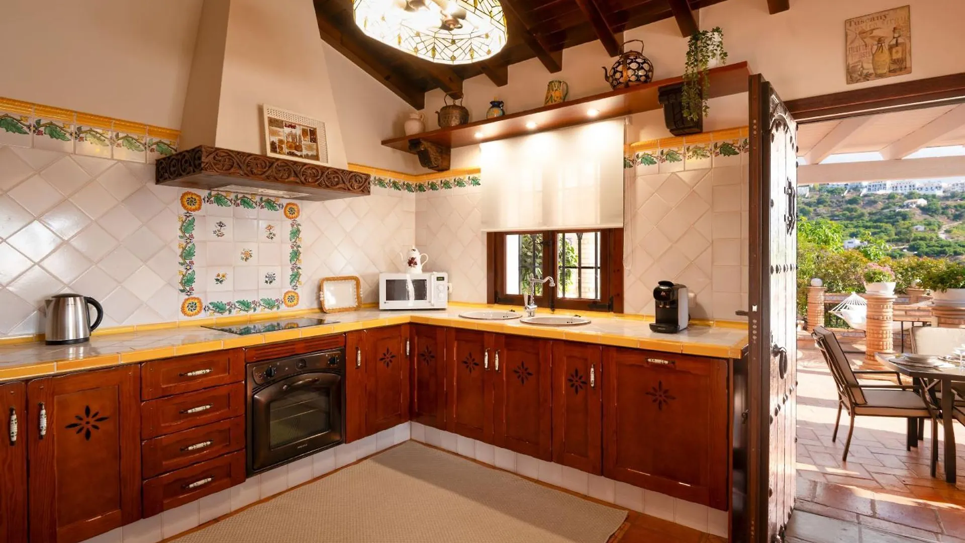 Villa Viewpoint: Private Pool Sleeps 6 Views Frigiliana Spain