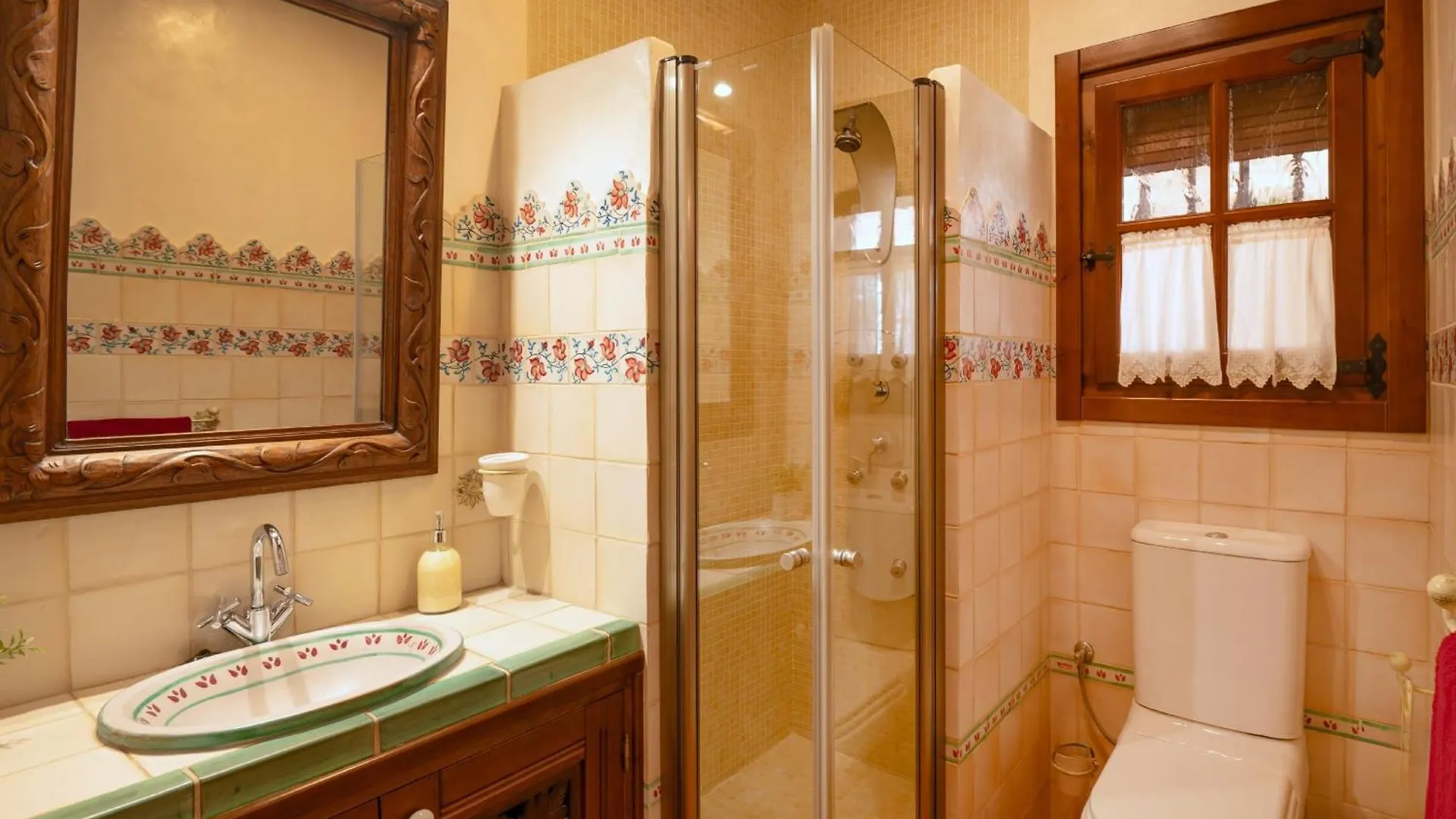 Villa Viewpoint: Private Pool Sleeps 6 Views Frigiliana