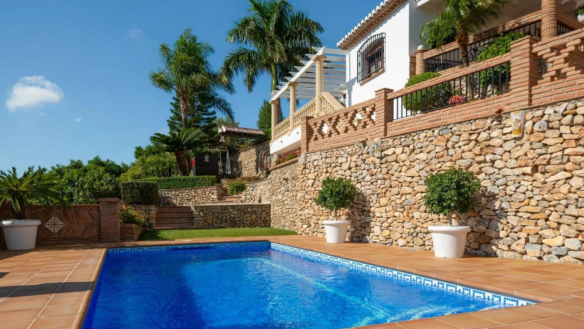 Villa Viewpoint: Private Pool Sleeps 6 Views Frigiliana